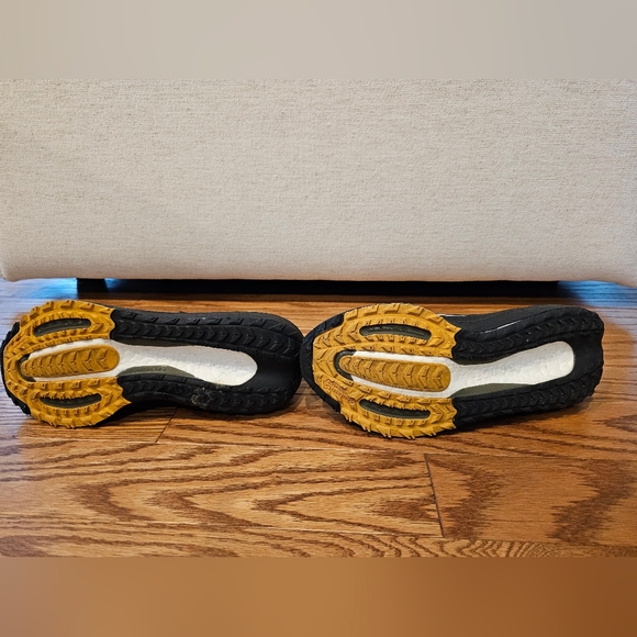 Adidas Womens' Ultra Boost Gore Tex Sneakers - Picture 5 of 5